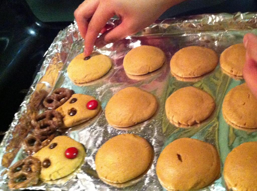 How-to make peanut butter reindeer cookies