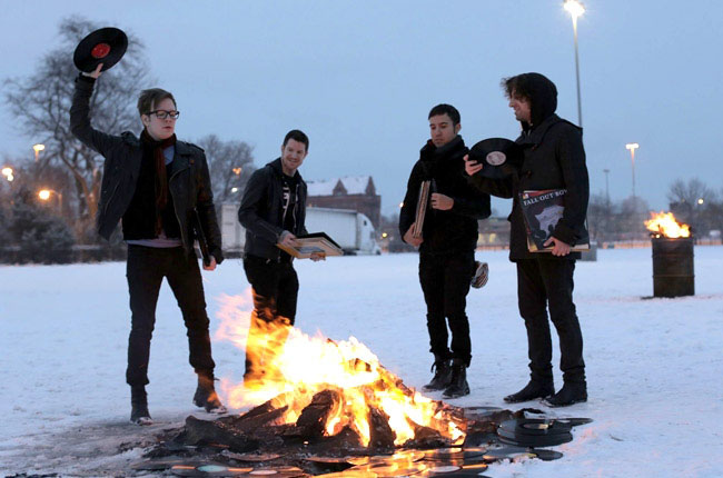 Fall Out Boy returns with Save Rock & Roll