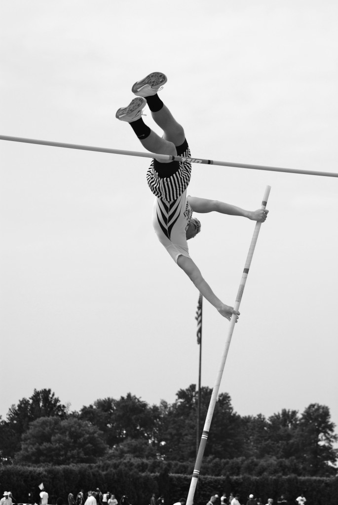 Kory Harner Vaults at the Illinois State Meet