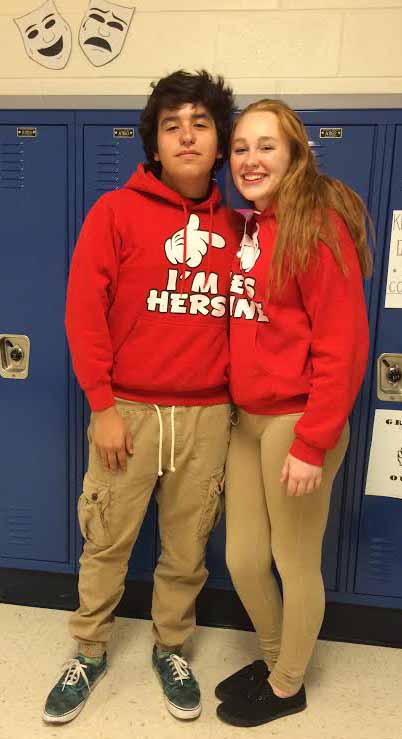 Sophomores Mike Bueno and Lily McFall
match on twin day. 