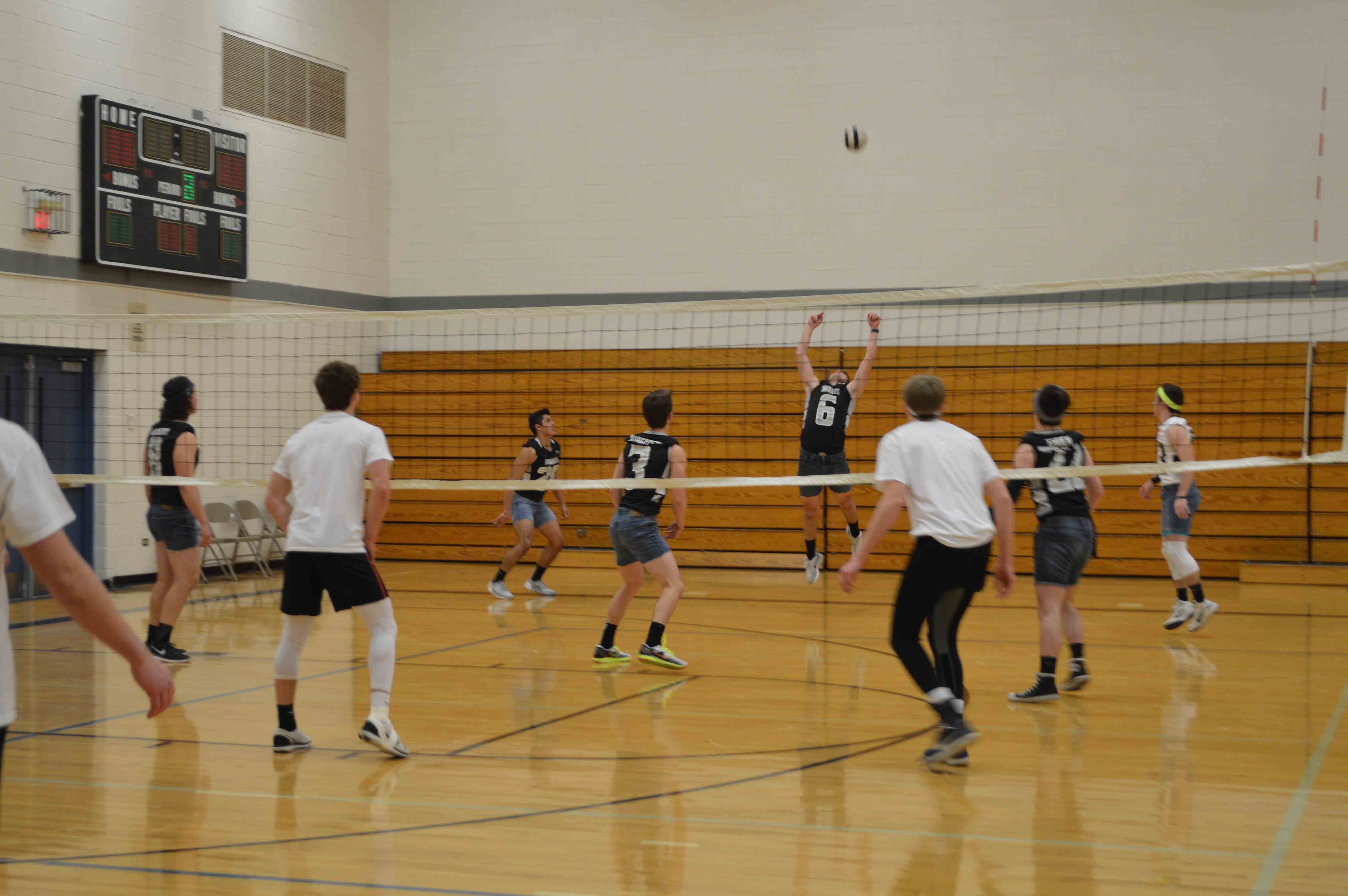 Boys volleyball game serves success – Kaneland Krier