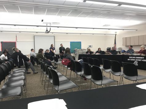 Board meeting honors Illinois State Scholar recipients